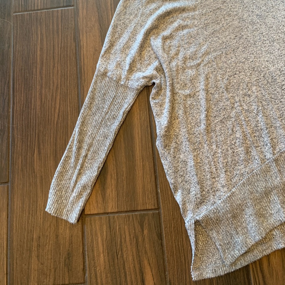 Woman’s long Sleeve sweater